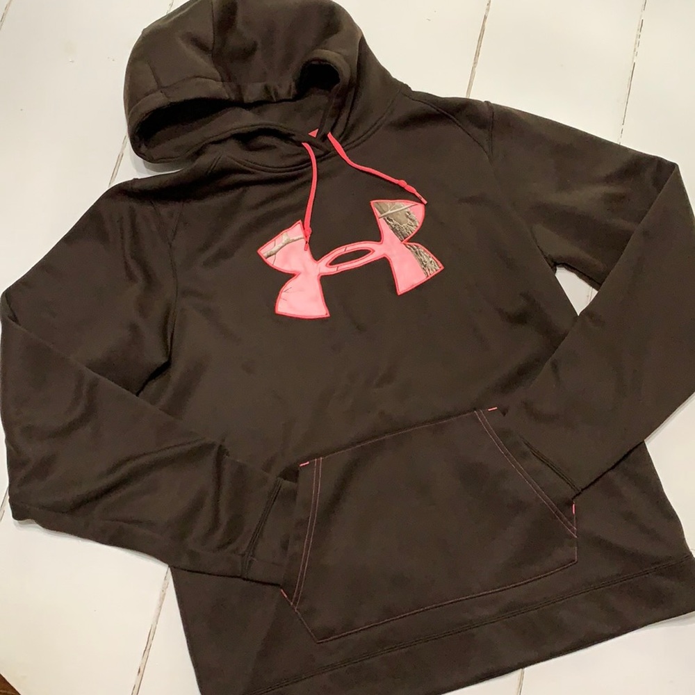 UNDER ARMOR CAMO HOODIE. LARGE.